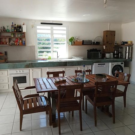 Bas De Villa Vue Mer Avec Deux Chambres Grand-Bourg  Extérieur photo